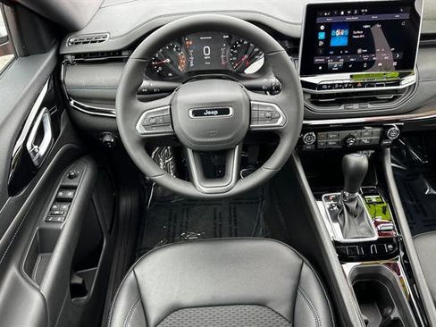 New 2026 Jeep Compass Latitude image 11