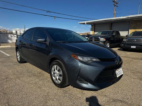 Used 2019 Toyota Corolla L FWD image 1