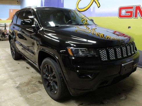 Used 2020 Jeep Grand Cherokee Altitude image 4