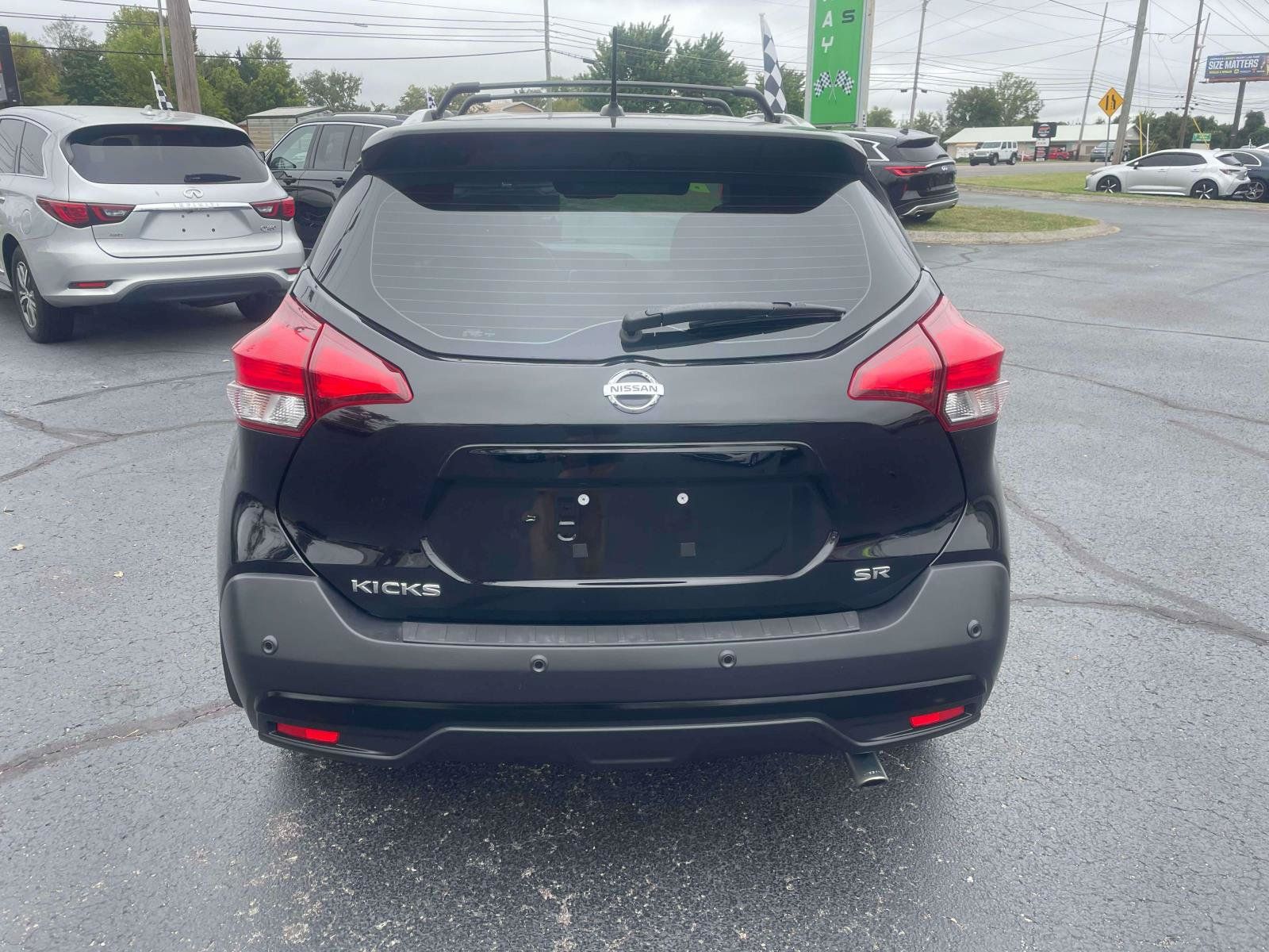 Used 2020 Nissan Kicks SR w/ Exterior Package FWD image 6