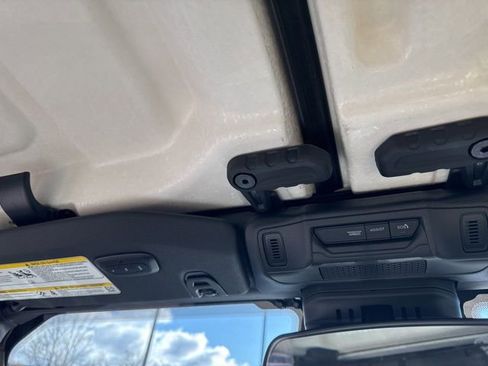 New 2026 Jeep Gladiator Sport image 34