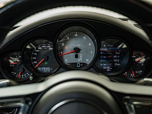 Used 2017 Porsche 911 Carrera S image 34