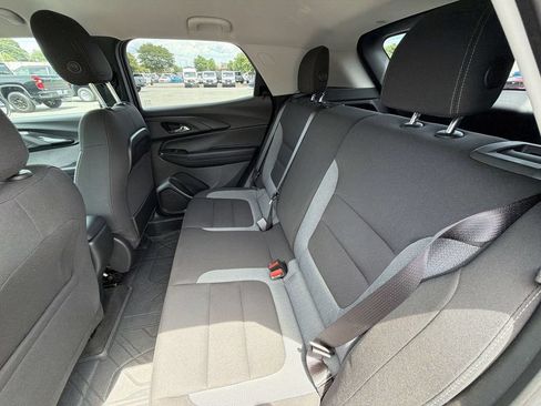 Used 2023 Chevrolet TrailBlazer LT FWD image 23