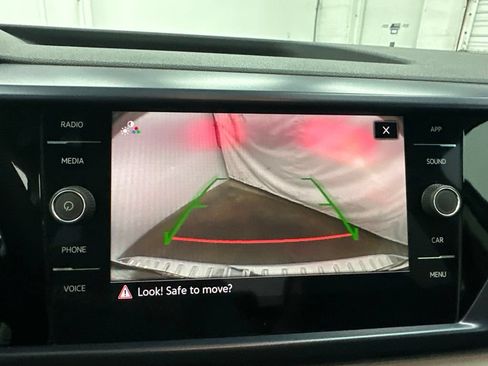Used 2022 Volkswagen Taos SE FWD image 18