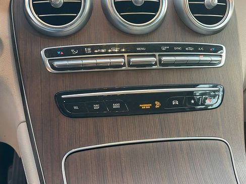 Used 2021 Mercedes-Benz GLC 300 image 21