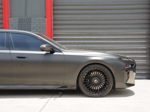 Used 2023 BMW 740i RWD image 3