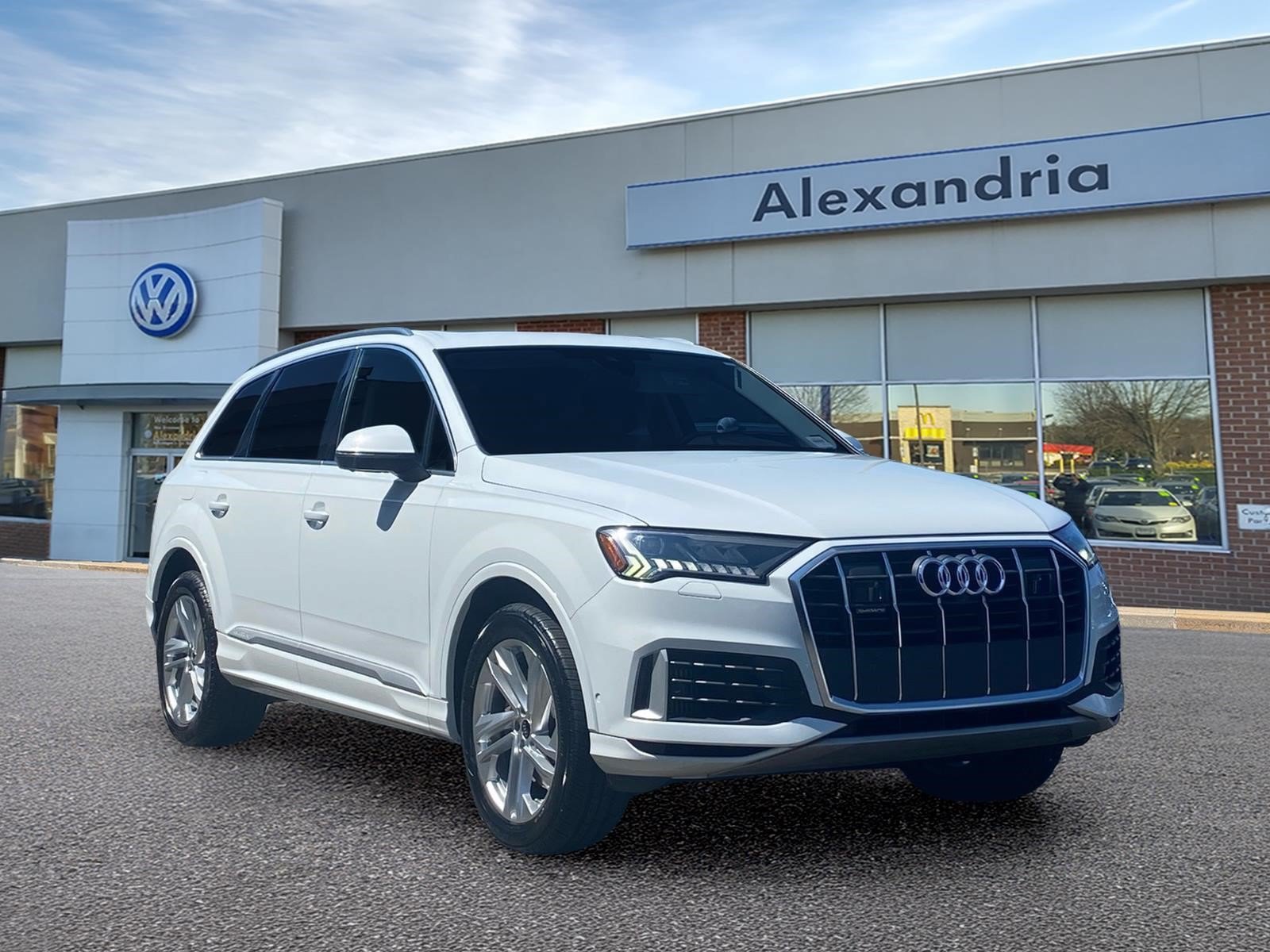 Used 2023 Audi Q7 3.0T Premium w/ Convenience Package AWD/4WD image 1