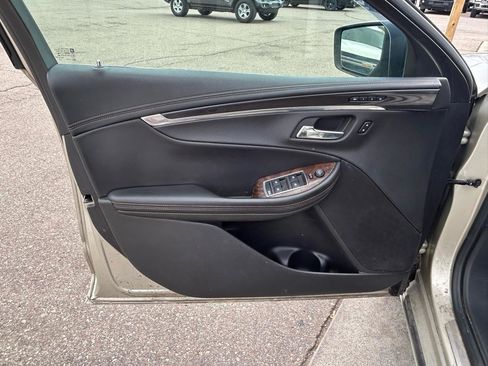 Used 2015 Chevrolet Impala LTZ FWD image 14