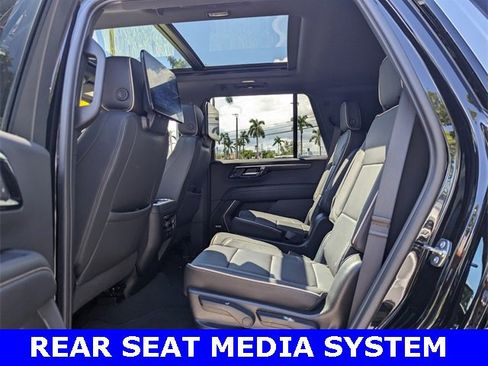 Used 2025 Chevrolet Tahoe Premier image 8