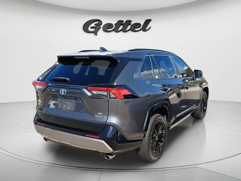 Used 2022 Toyota RAV4 SE w/ SE Grade Weather Package image 4