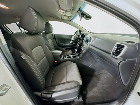 Used 2021 Kia Sportage LX image 28