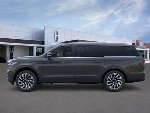 New 2026 Lincoln Navigator L Black Label AWD/4WD image 4