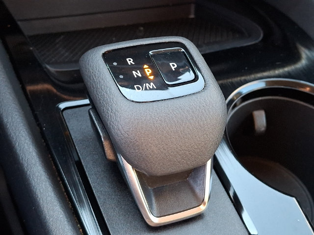 Used 2024 Nissan Rogue S FWD image 14