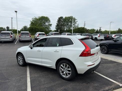 Used 2021 Volvo XC60 T5 Momentum w/ Protection Package Premier AWD/4WD image 5