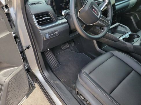 Used 2026 GMC Terrain Elevation w/ Elevation Premium Package FWD image 17