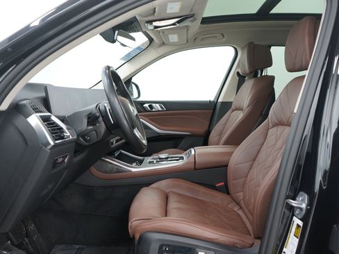 Used 2023 BMW X7 xDrive40i w/ Premium Package image 25