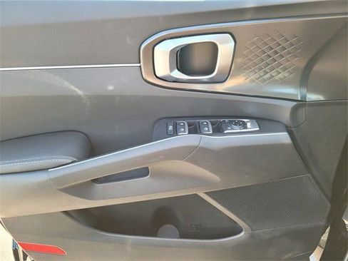 New 2025 Kia Sorento S w/ Panoramic Sunroof Package image 13