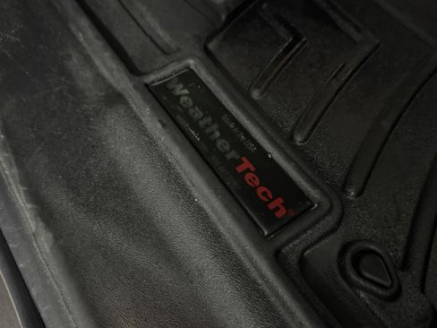 Used 2017 Nissan Titan SV image 35