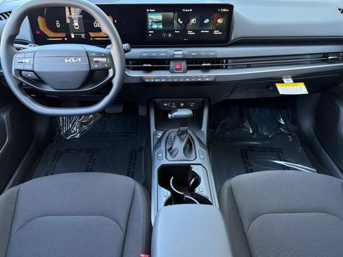 New 2026 Kia K4 FWD image 10