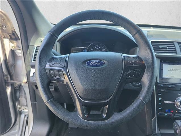 Used 2019 Ford Explorer Limited w/ Class III Trailer Tow Package AWD/4WD image 13