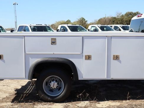New 2025 GMC Sierra 3500 Pro w/ Convenience Package AWD/4WD image 8