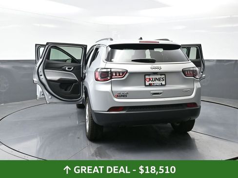 Used 2024 Jeep Compass Latitude image 59