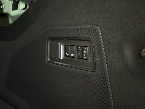 Certified 2025 Cadillac Escalade ESV Premium Luxury image 52