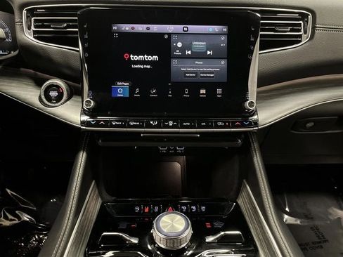 Used 2024 Jeep Wagoneer L Series III w/ Premium Group I image 9