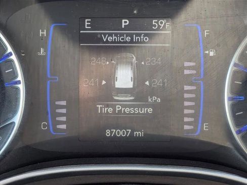 Used 2022 Chrysler Voyager LX FWD image 11