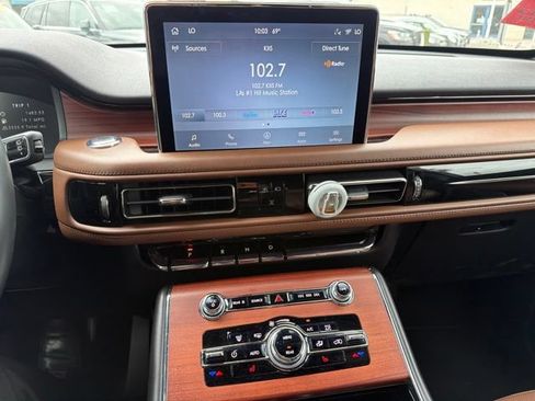 Used 2023 Lincoln Aviator Reserve RWD image 10