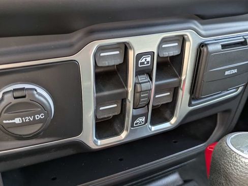 Used 2019 Jeep Wrangler Unlimited Sport S AWD/4WD image 21