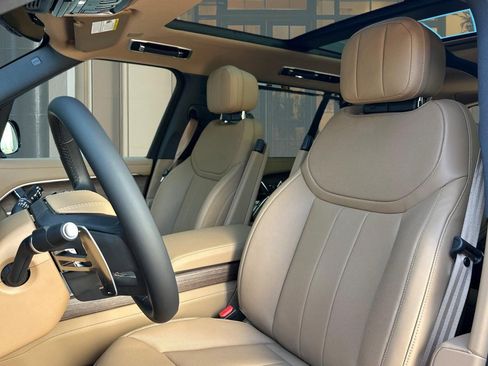 New 2026 Land Rover Range Rover Long Wheelbase SE image 13