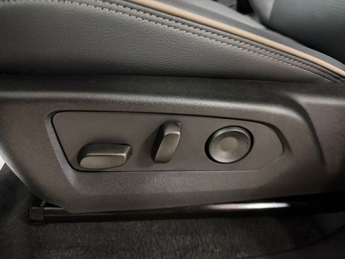 New 2026 GMC Canyon Denali image 14