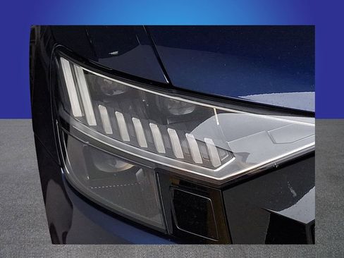 Used 2019 Audi Q8 Prestige w/ Adaptive Chassis Package image 3