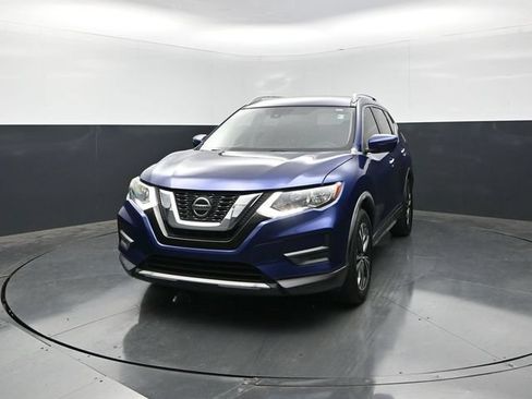 Used 2020 Nissan Rogue SV w/ Premium Package FWD image 4
