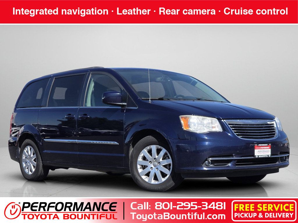 Used 2015 Chrysler Town & Country Touring FWD image 1