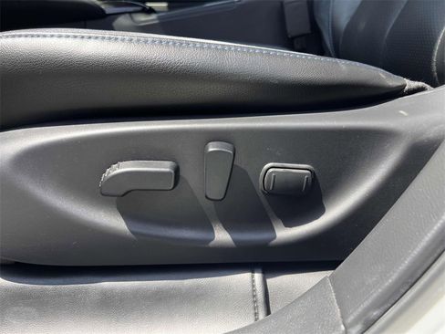 Used 2022 Nissan Leaf SL Plus image 18