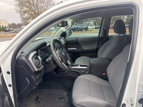 Used 2023 Toyota Tacoma SR5 image 9
