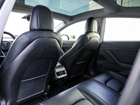 Used 2018 Tesla Model 3 Mid Range RWD image 34