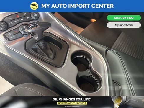 Used 2022 Dodge Challenger R/T Scat Pack w/ Driver Convenience Group image 21