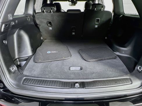 Used 2023 Jeep Grand Cherokee Altitude image 25