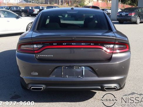 Used 2022 Dodge Charger SXT image 6