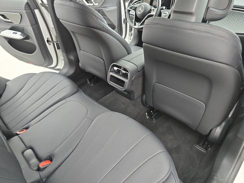 Used 2025 Mercedes-Benz E 350 Sedan image 11