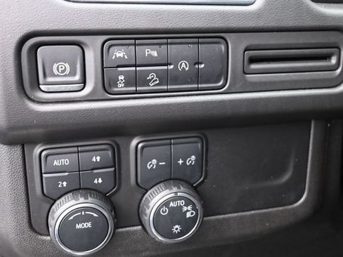 Used 2024 Chevrolet Tahoe Premier AWD/4WD image 37