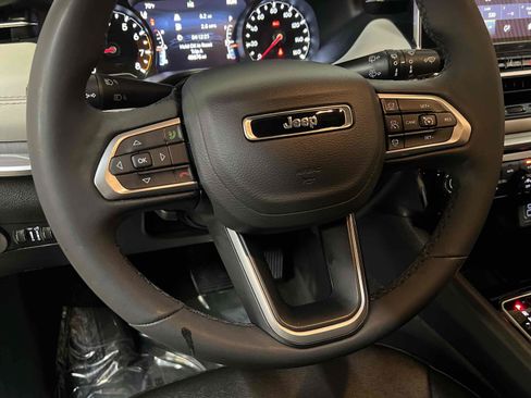 Used 2025 Jeep Compass Limited AWD/4WD image 27