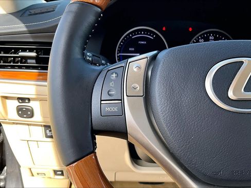 Used 2014 Lexus ES 300h Hybrid image 20