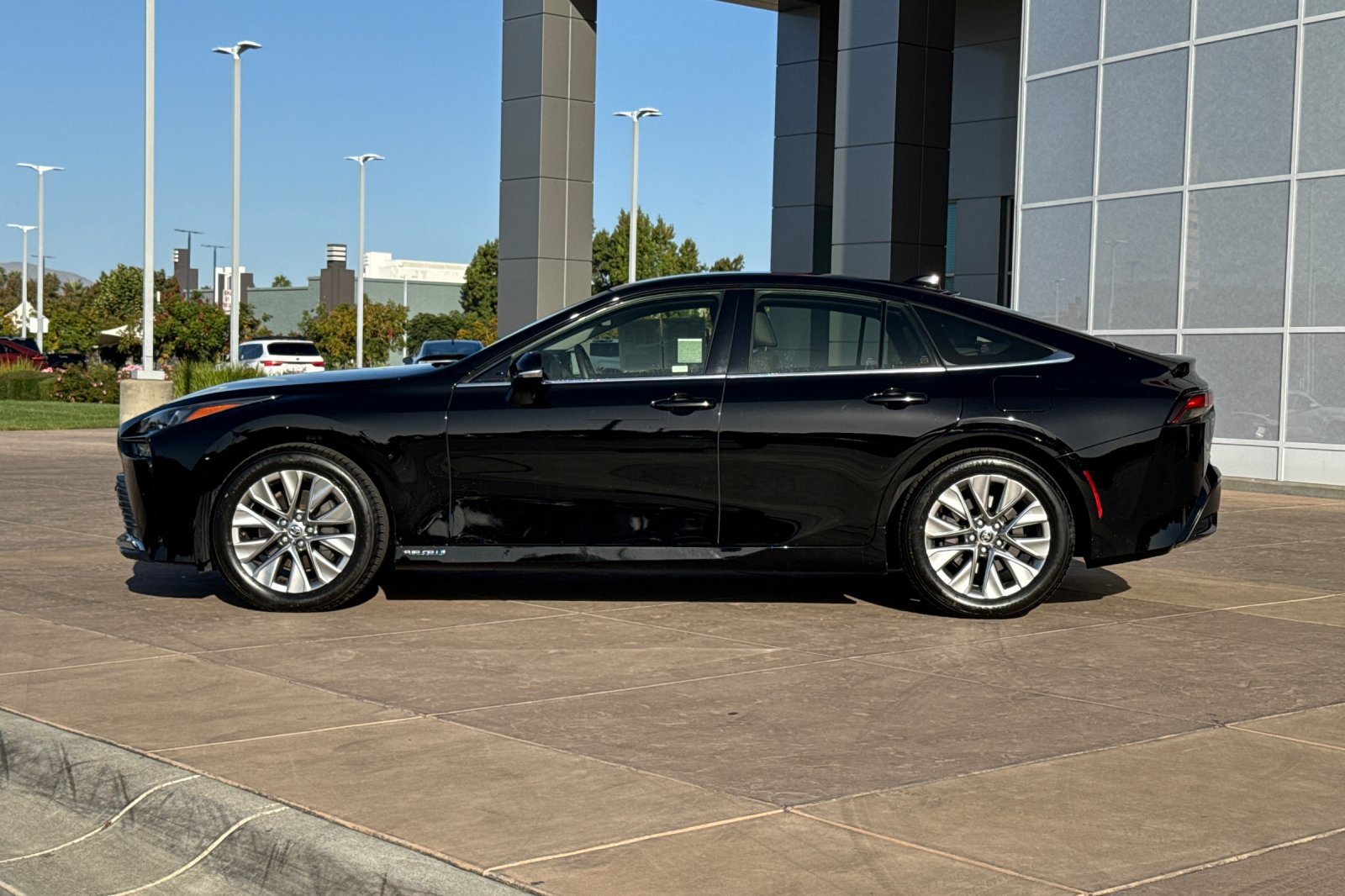 Certified 2021 Toyota Mirai w/ Advanced Technology Package RWD image 8