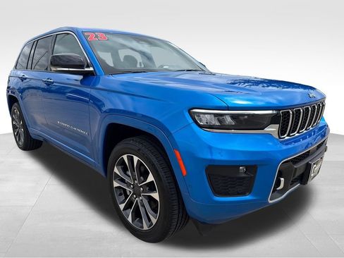 Used 2023 Jeep Grand Cherokee Overland AWD/4WD image 7