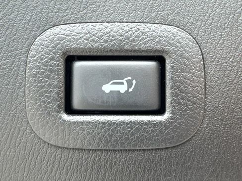 Used 2019 INFINITI QX80 Luxe w/ All-Season Package RWD image 19