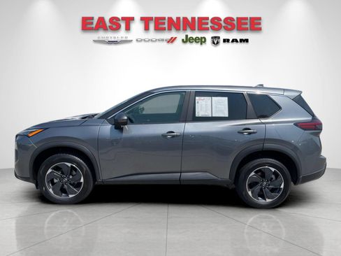 Used 2024 Nissan Rogue SV FWD image 6